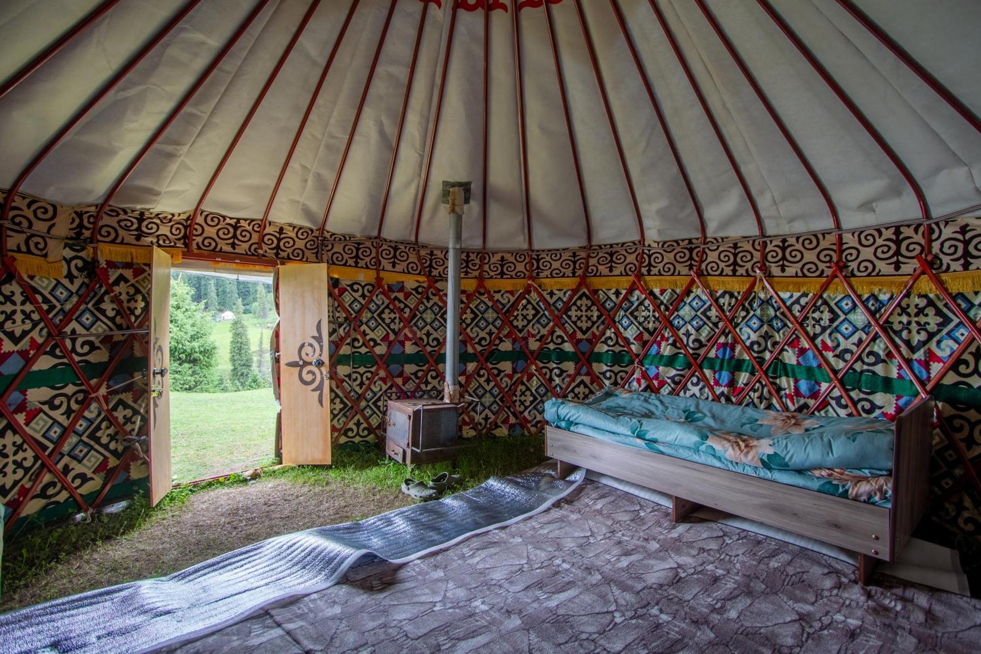 Eco Yurt Camp Arashan Hotel Teploklyuchinskoye Exterior foto