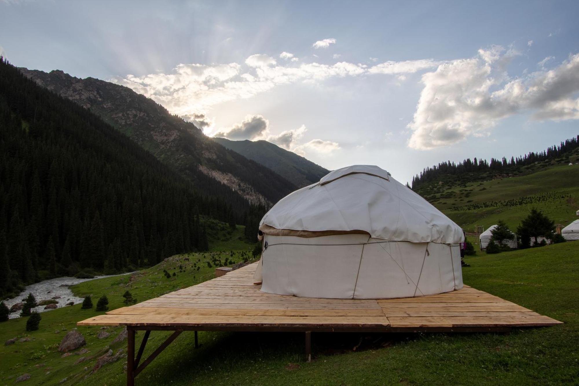 Eco Yurt Camp Arashan Hotel Teploklyuchinskoye Exterior foto
