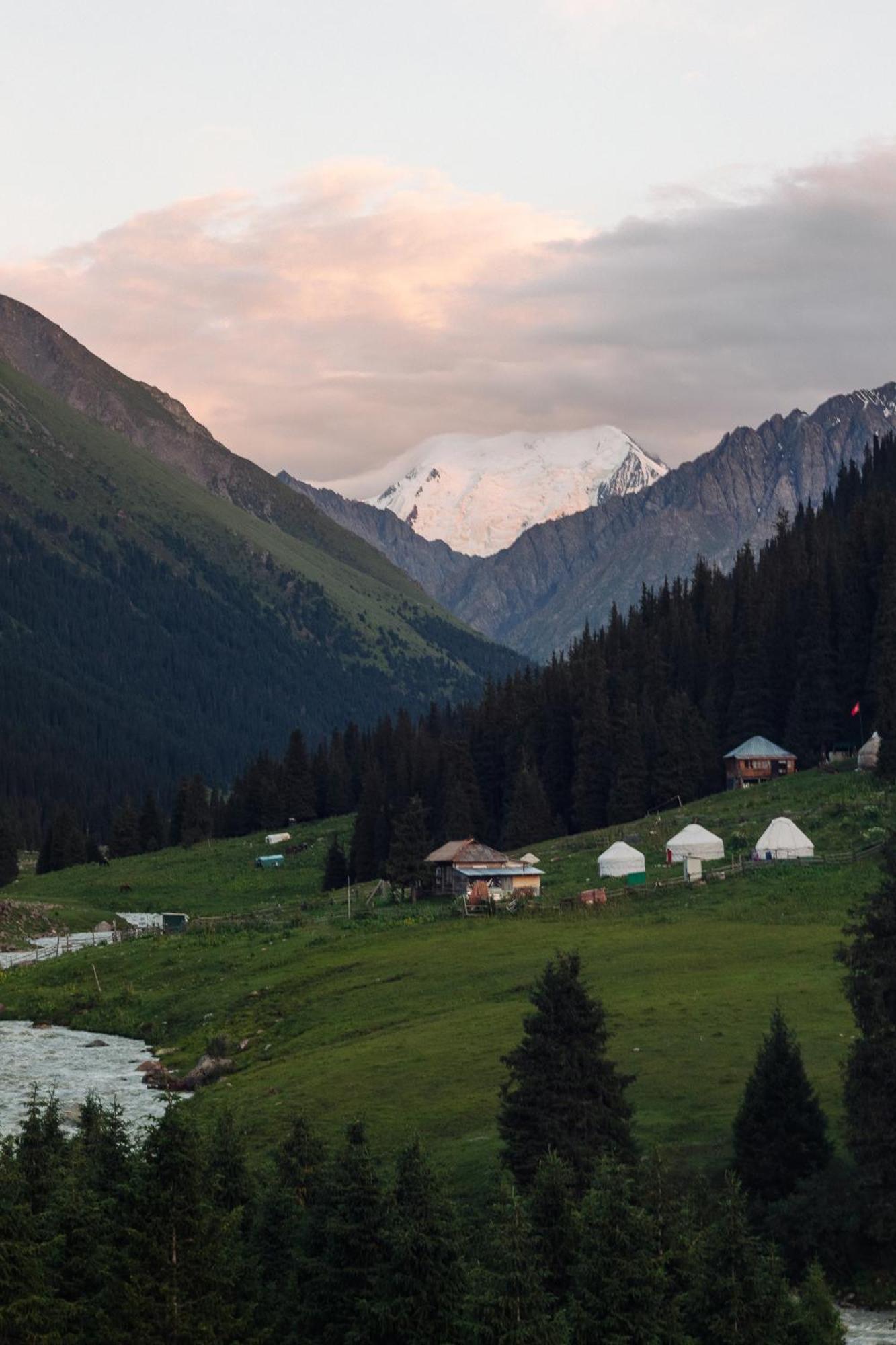 Eco Yurt Camp Arashan Hotel Teploklyuchinskoye Exterior foto