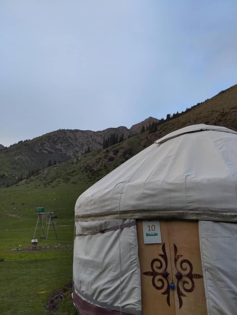 Eco Yurt Camp Arashan Hotel Teploklyuchinskoye Exterior foto